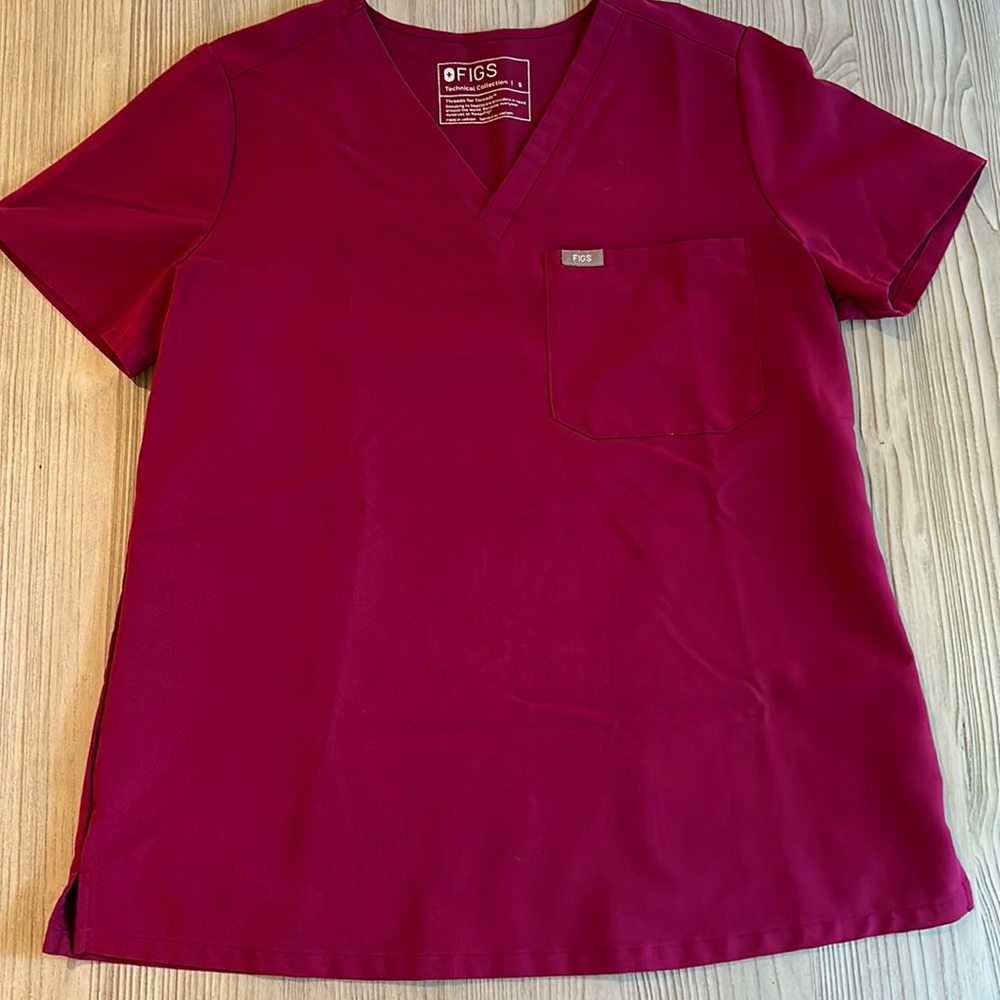 Magenta Figs Catarina scrub top